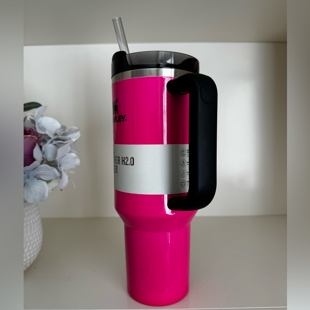 Stanley 40 oz. Quencher H2.0 FlowState Tumbler –‎ Electric Pink - Picture 5 of 9
